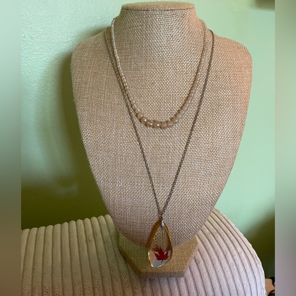 2 Elegant Gold and Red Leaf Pendant Necklaces - Picture 1 of 8